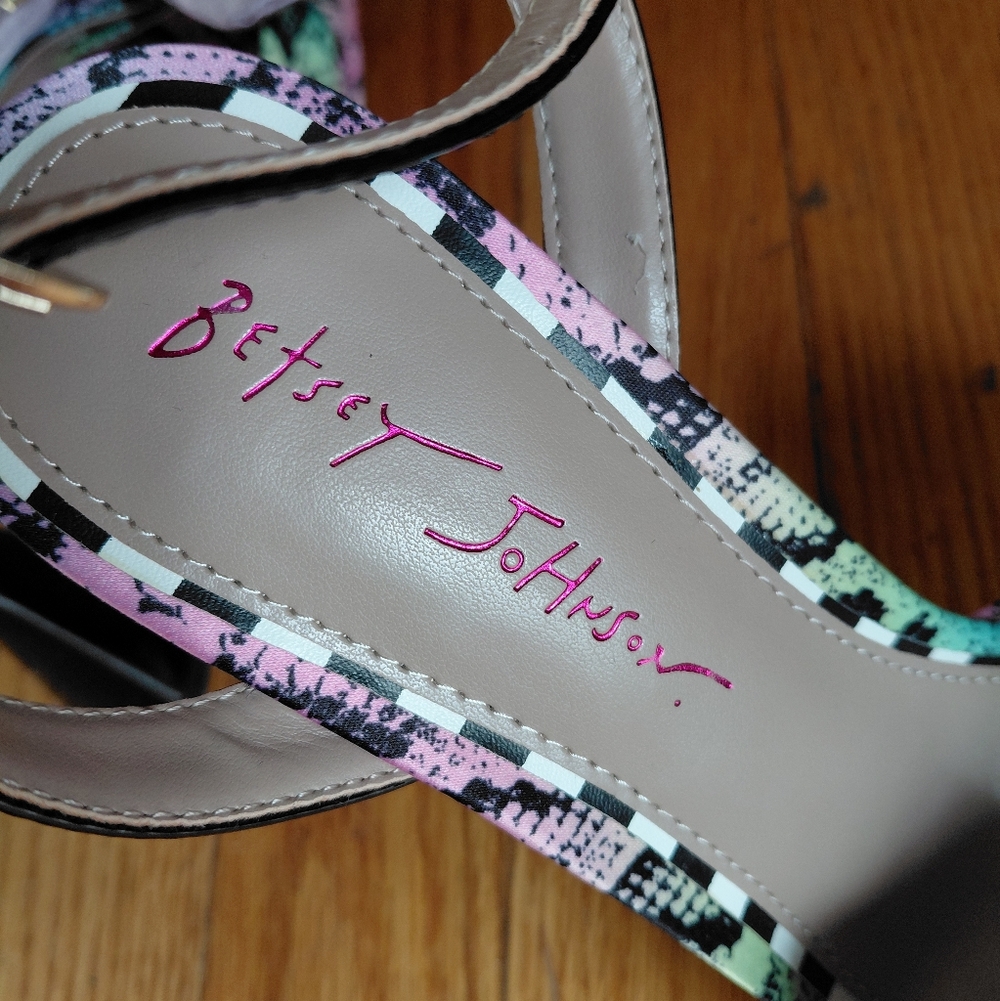 BETSEY JOHNSON Womens Purple Mixed Media Gem Bow Loise Square Toe Sandals ๐ - Picture 9 of 10